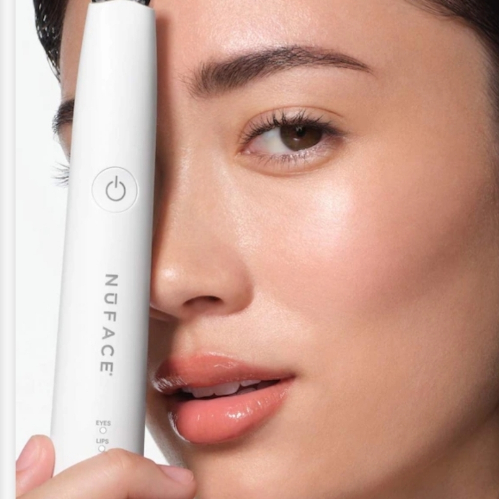 NuFace FIX MicroWand - Sleek White Design - Picture 5 of 16